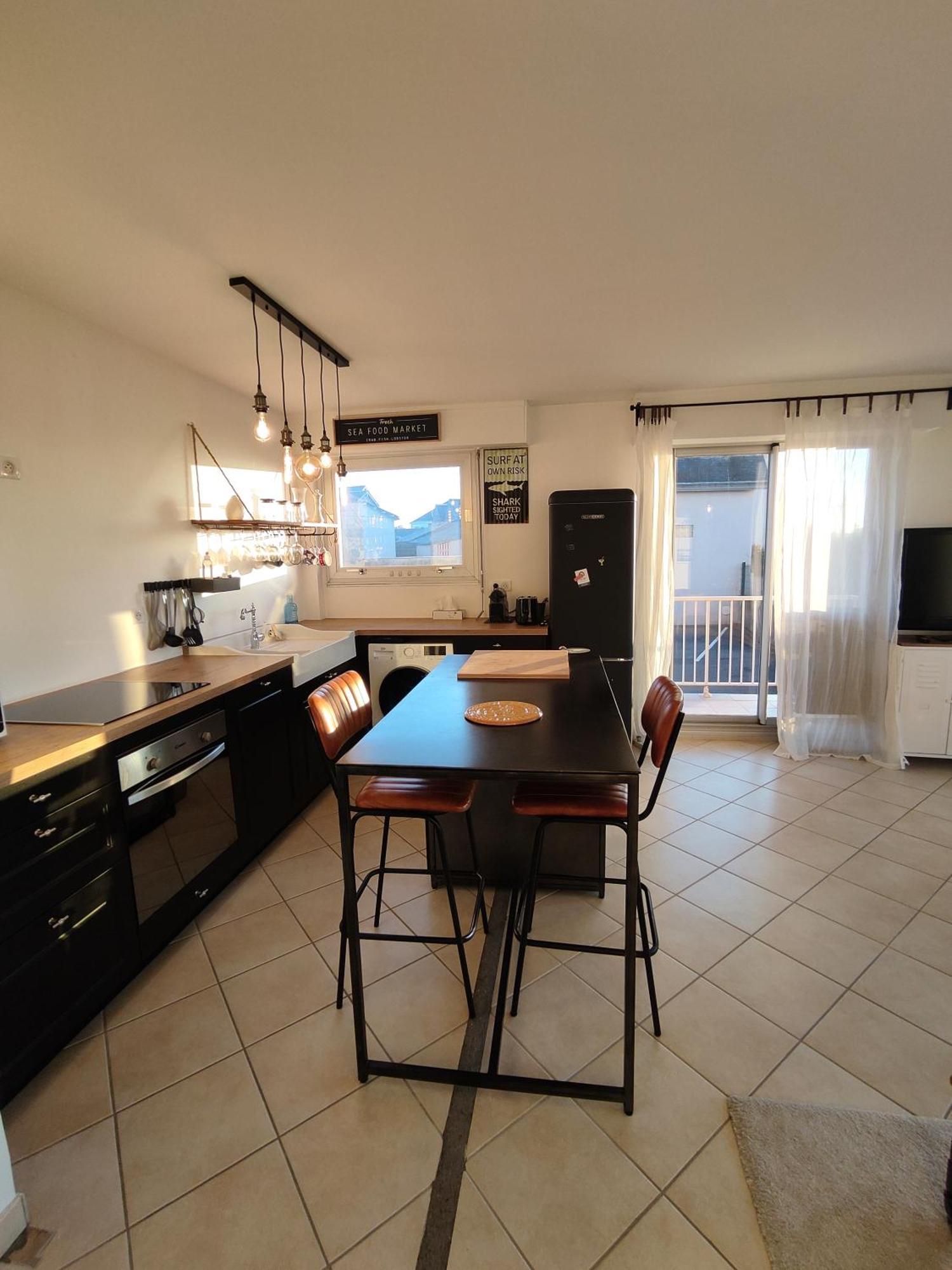 Apartment Ideal En Amoureux, Vue Et Jardin ! Lumineux A Tharon-plage