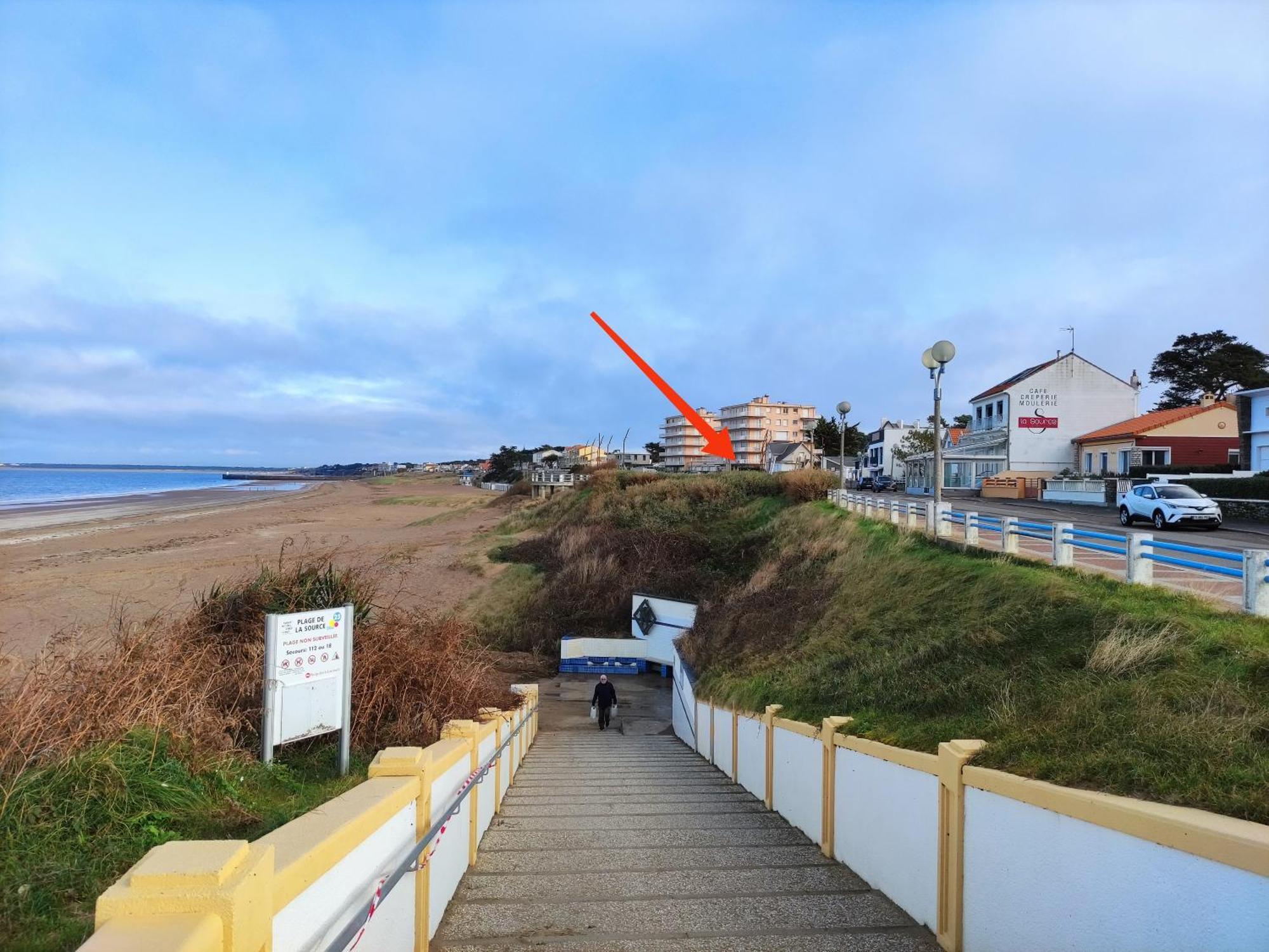 Ideal En Amoureux, Vue Et Jardin ! Lumineux A Tharon-plage